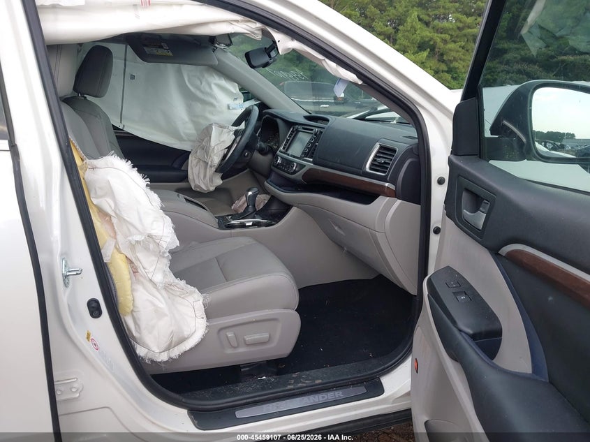 2016 TOYOTA HIGHLANDER auction photo 5