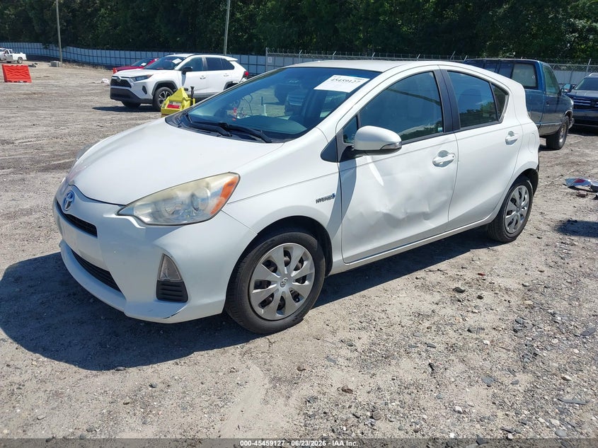 2013 Toyota Prius C One JTDKDTB39D1046965 photo 1