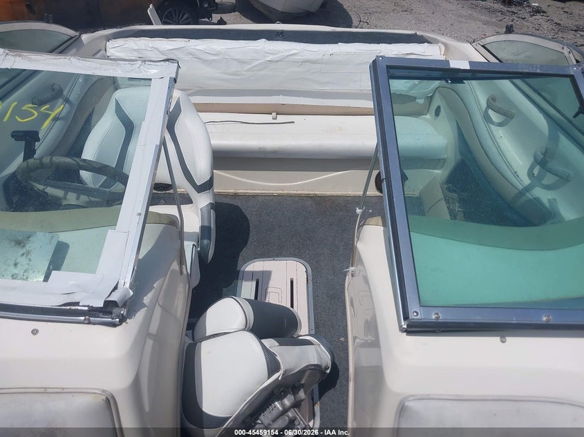1998 CARAVELLE 18' auction photo 8