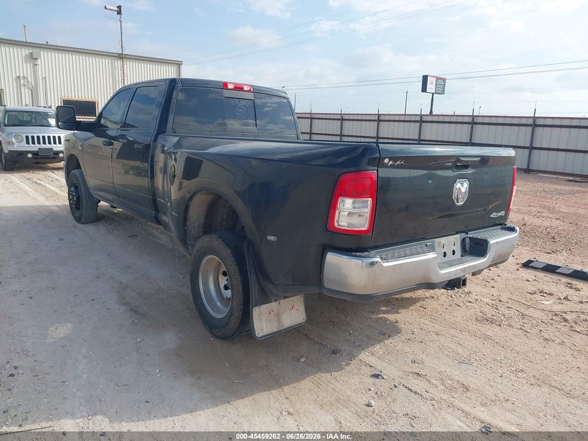 VIN: 3C63RRGLXRG122646 2024 RAM 3500