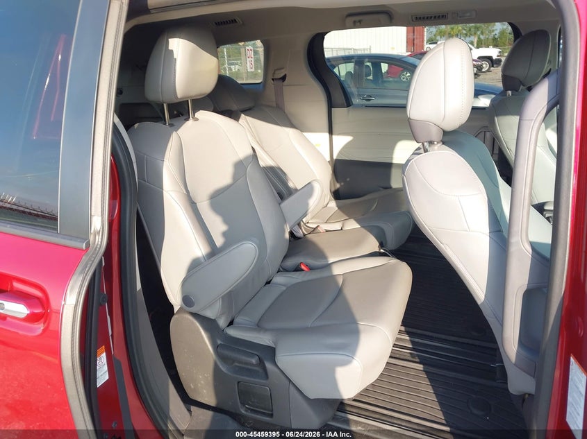 AtlanticExpress - Toyota Sienna