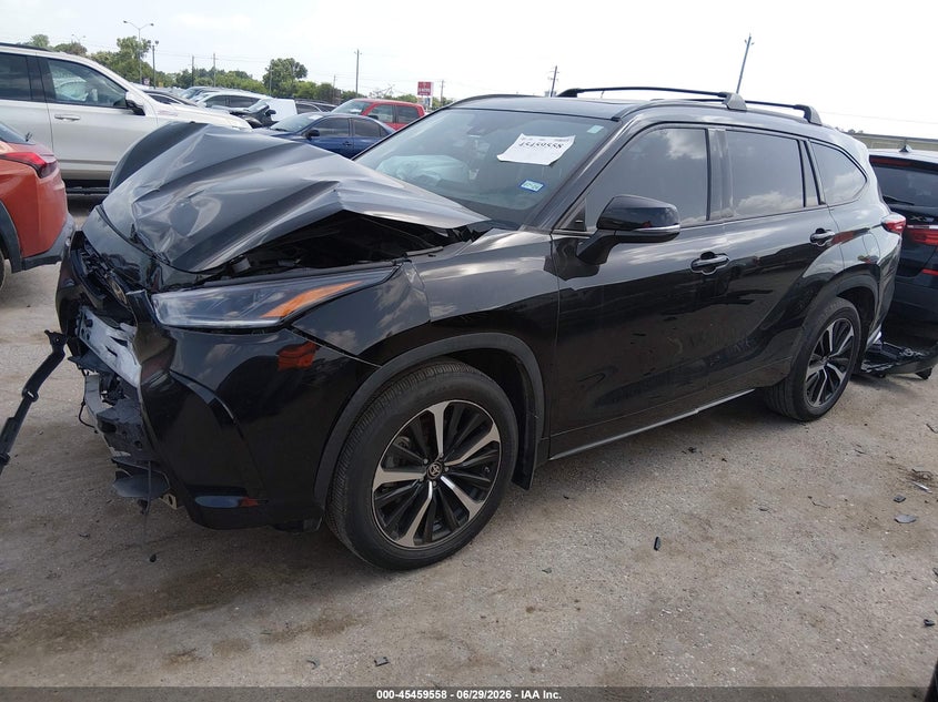 2021 TOYOTA HIGHLANDER auction photo 2
