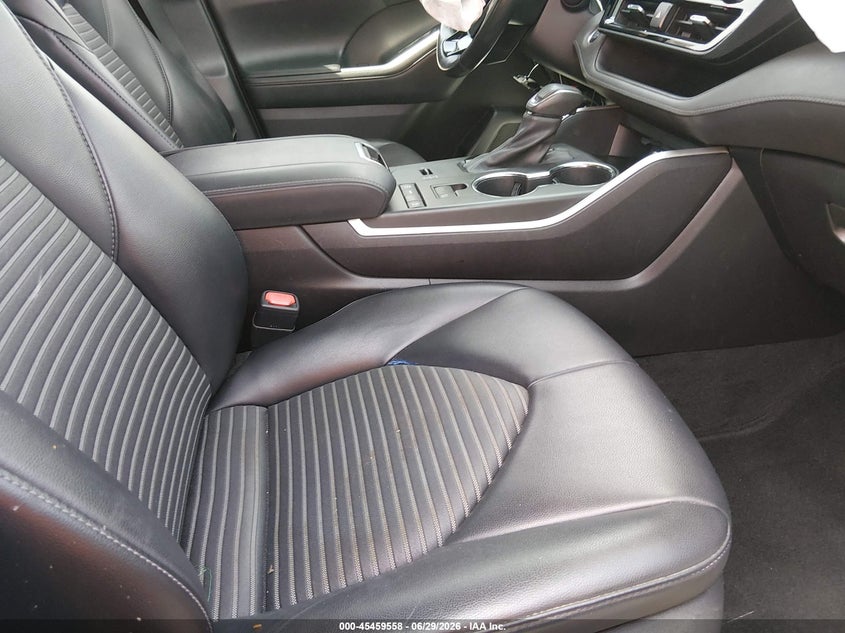 2021 TOYOTA HIGHLANDER auction photo 5