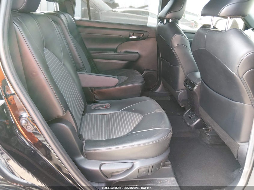 2021 TOYOTA HIGHLANDER auction photo 8
