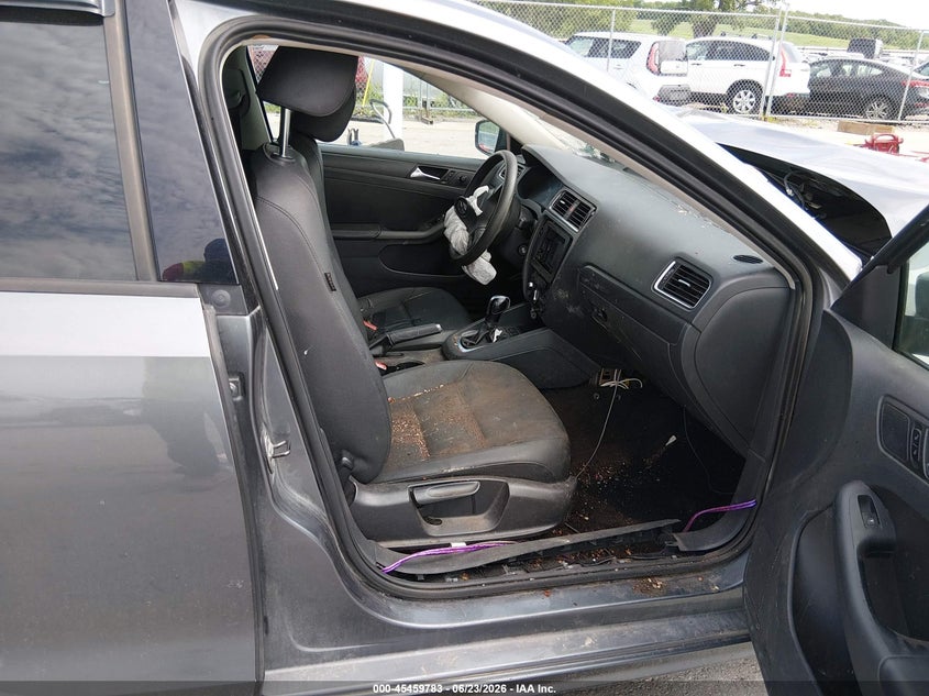 2011 VOLKSWAGEN JETTA auction photo 5