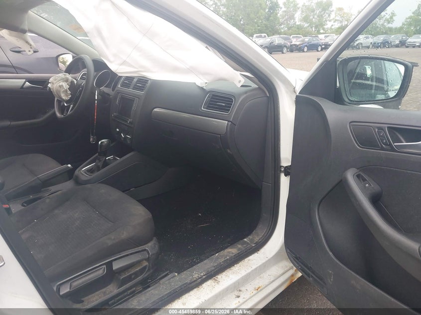 2016 VOLKSWAGEN JETTA auction photo 5