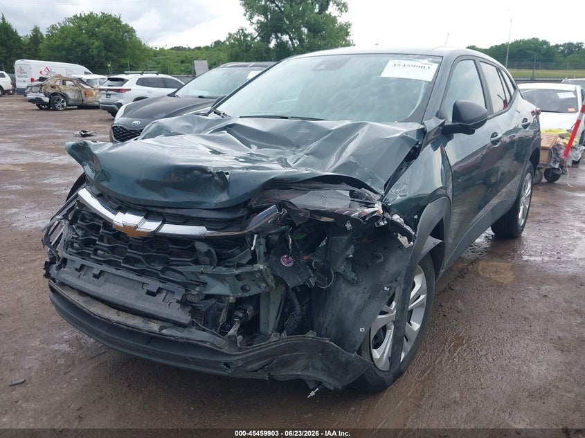 2025 CHEVROLET TRAX auction photo 2