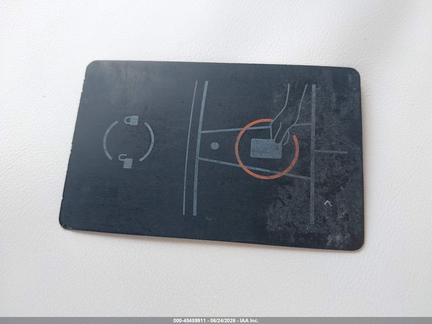 TESLA MODEL 3 - zdjęcie 11