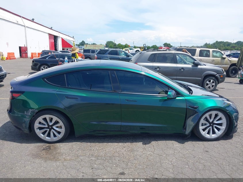 TESLA MODEL 3 - zdjęcie 13
