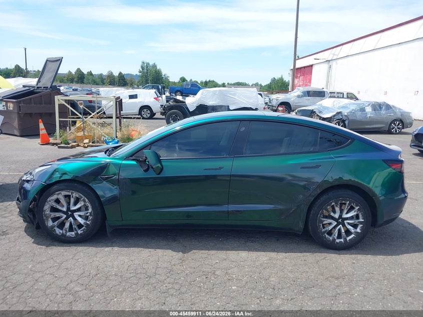 TESLA MODEL 3 - zdjęcie 14