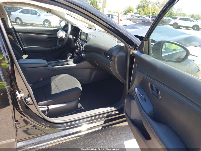 2024 NISSAN SENTRA auction photo 5