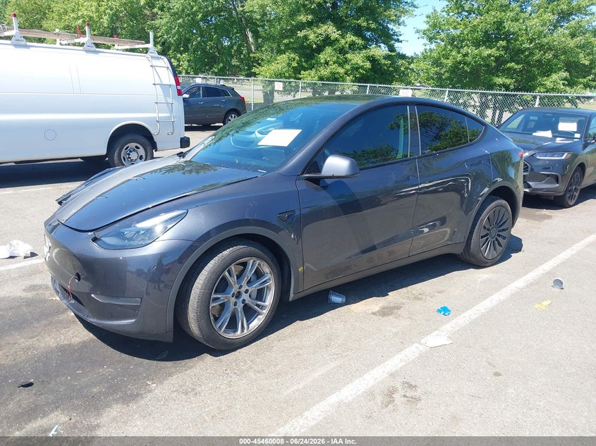 2024 Tesla Model Y, Неизвестно, IAAI, VIN 7SAYGDEE4RA265559 — фото 2