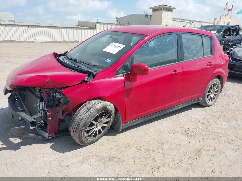 2010 Nissan Versa, Normal Wear & Tear, IAAI, VIN 3N1BC1CP7AL447205 — photo 2
