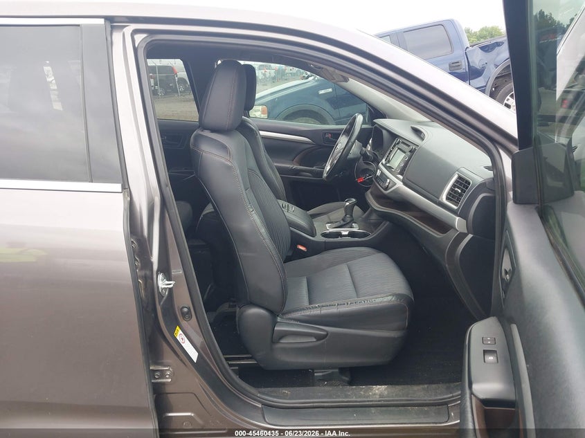 2015 TOYOTA HIGHLANDER auction photo 5