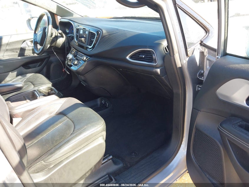 CHRYSLER PACIFICA 2020 VIN 2C4RC1BG0LR290636