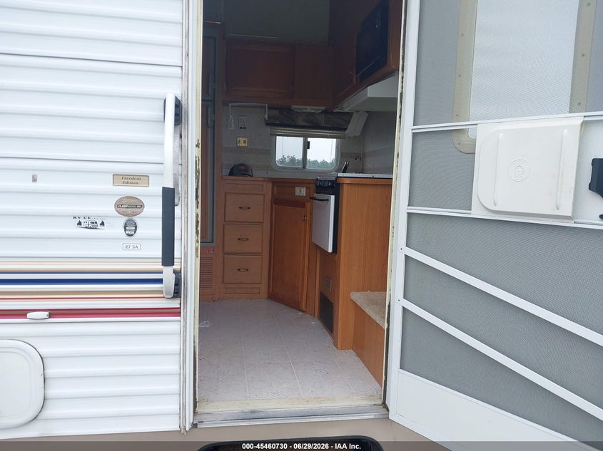 2002 FLEETWOOD TERRY FREEDOM 275A 5TH WHL TRAVEL TRAILER auction photo 5