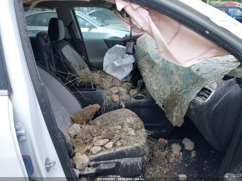 2021 CHEVROLET EQUINOX auction photo 5