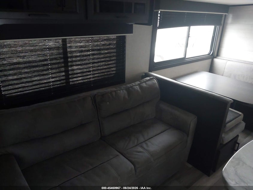 2022 JAYCO JAYFL184BH auction photo 5