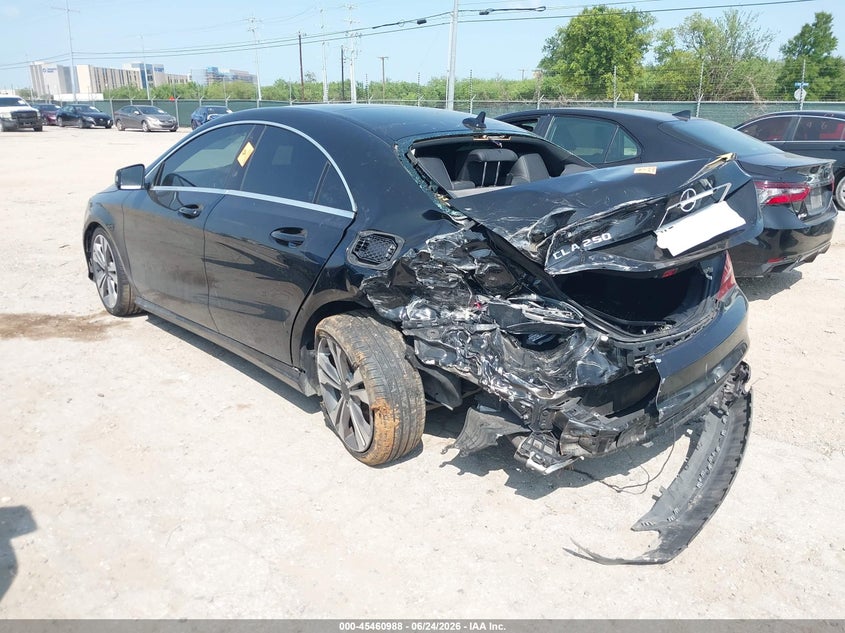 2019 MERCEDES-BENZ CLA 250 — zdjęcie 3