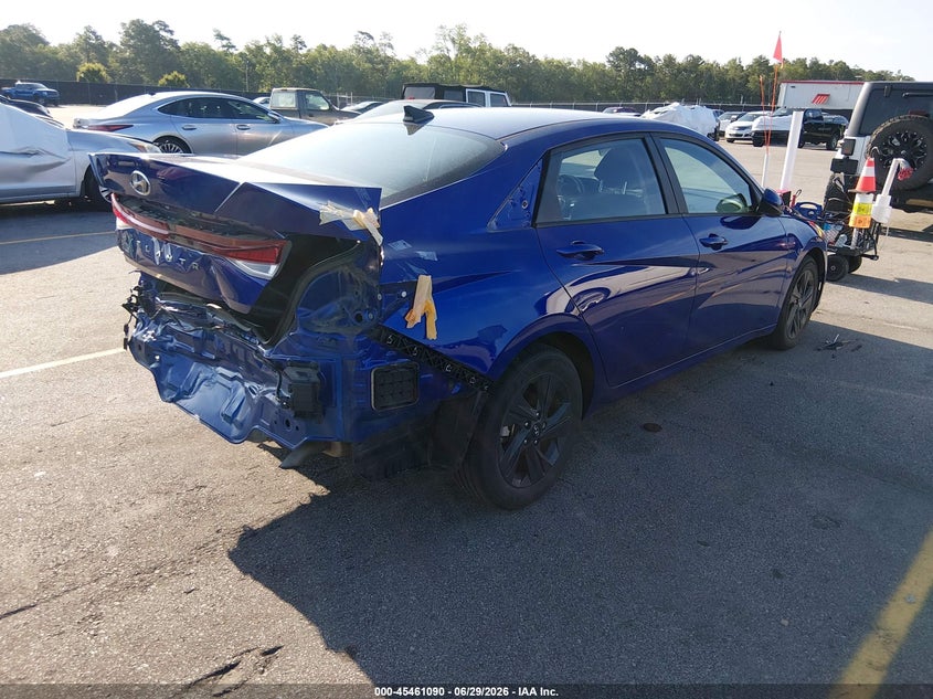 2022 HYUNDAI ELANTRA auction photo 4