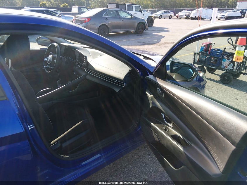2022 HYUNDAI ELANTRA auction photo 5