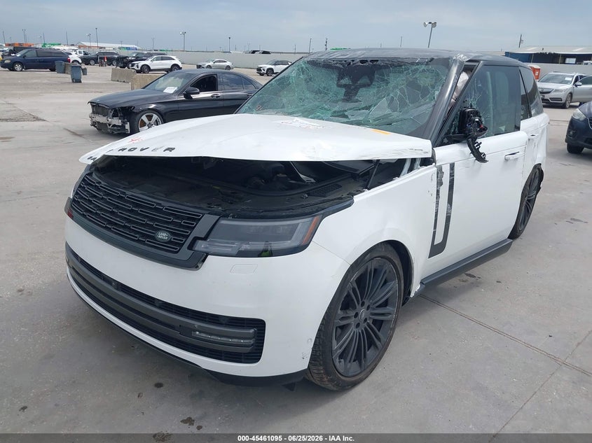 2024 LAND ROVER RANGE ROVER auction photo 2