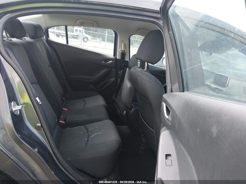 2016 MAZDA MAZDA3 auction photo 8