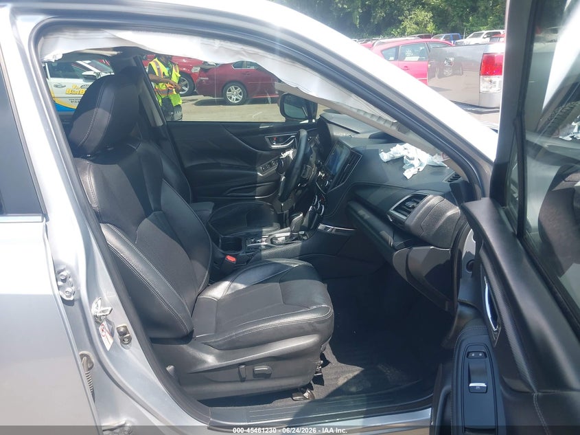 VIN: JF2SKAXC5LH557938 2020 SUBARU FORESTER TOURING