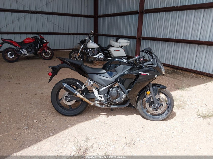 2015 Honda Cbr300 R VIN: MLHNC5108F5100395 Lot: 45461280