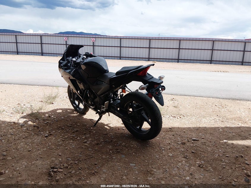 2015 HONDA CBR300 auction photo 3