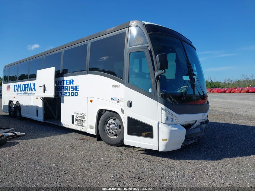 1999 MOTOR COACH INDUSTRIES TRANSIT BUS auction photo 1