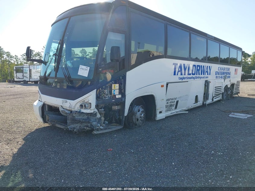 1999 MOTOR COACH INDUSTRIES TRANSIT BUS auction photo 2