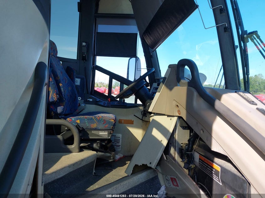 1999 MOTOR COACH INDUSTRIES TRANSIT BUS auction photo 5