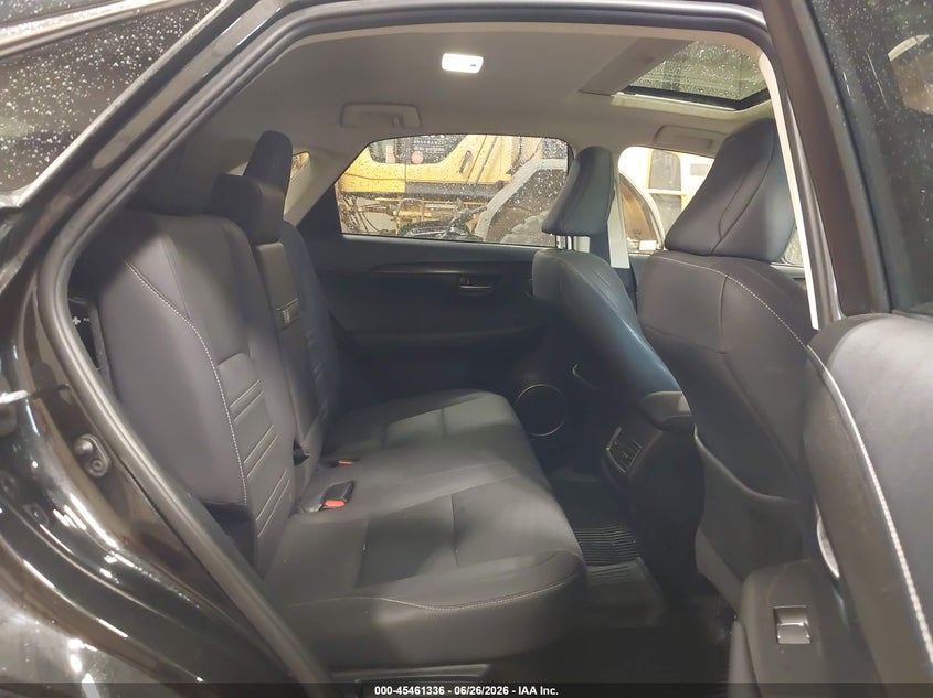 LEXUS NX 300 - zdjęcie 8