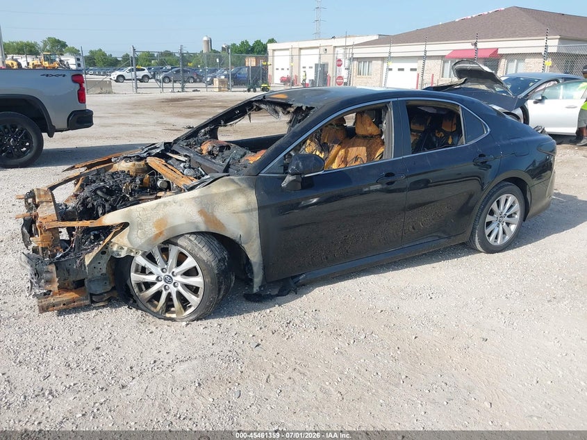2019 TOYOTA CAMRY auction photo 2