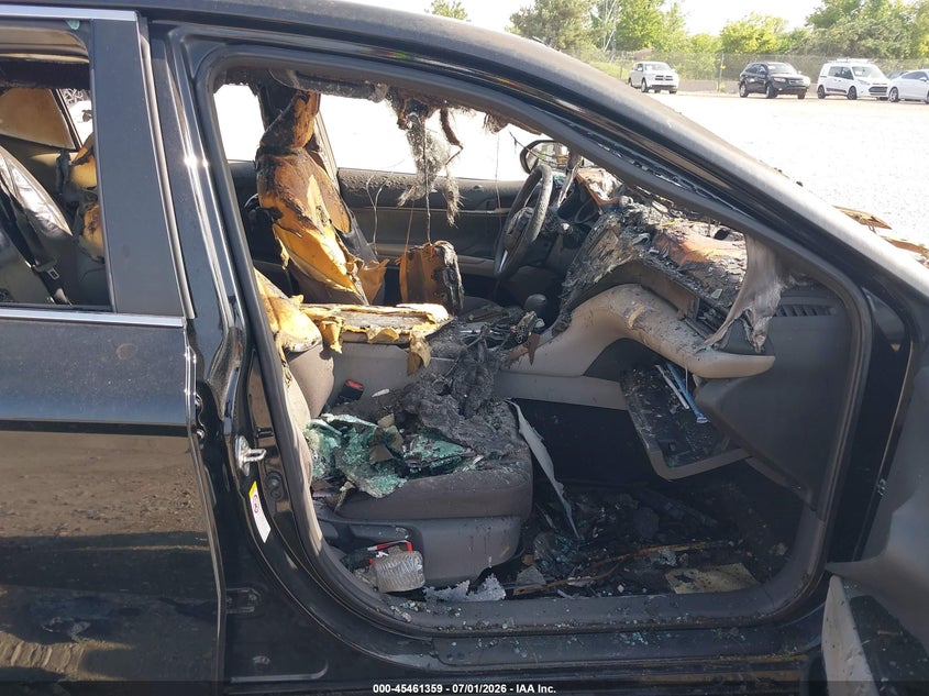 2019 TOYOTA CAMRY auction photo 5