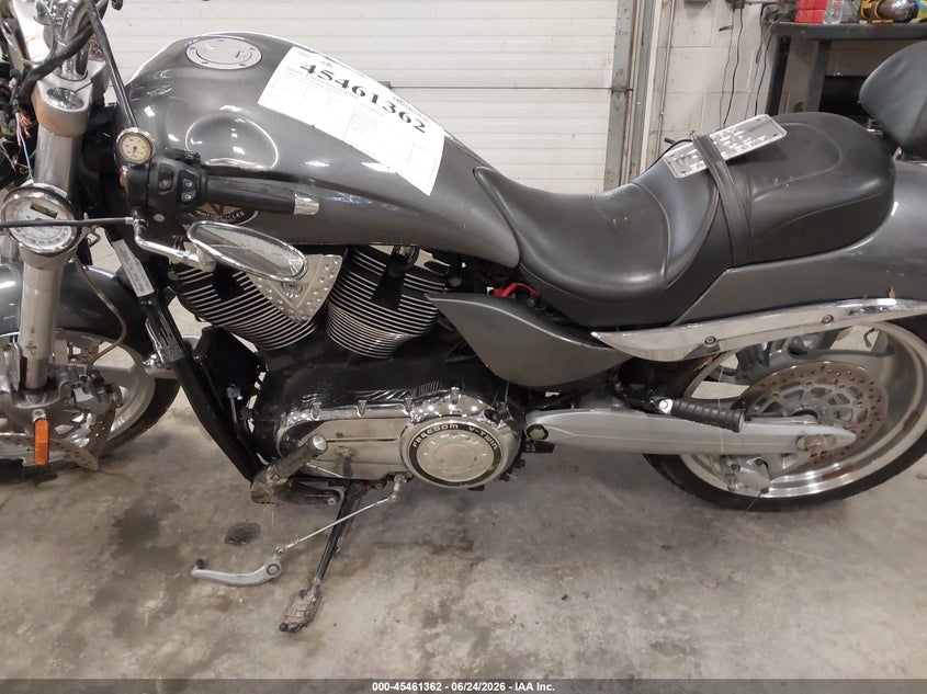 2008 Victory Motorcycles Hammer VIN: 5VPHB26D183000586 Lot: 45461362