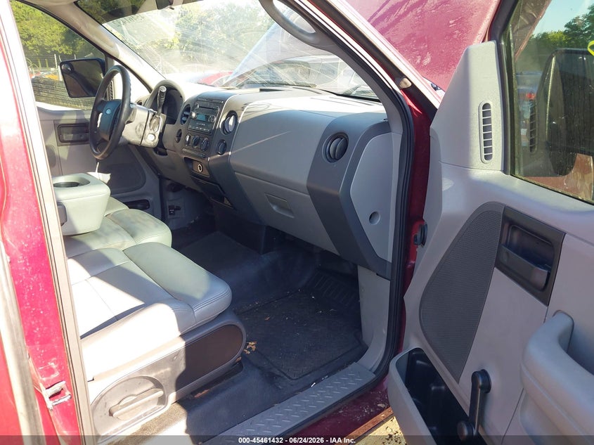 2004 FORD F-150 auction photo 5