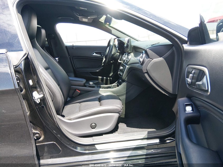 2017 MERCEDES-BENZ CLA 250 auction photo 5
