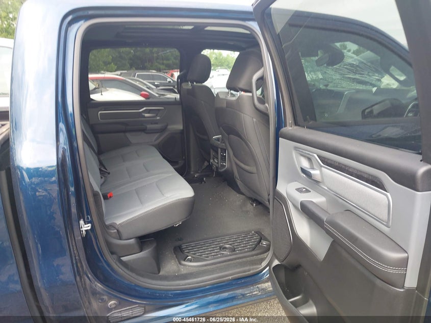 2022 RAM 1500 auction photo 8