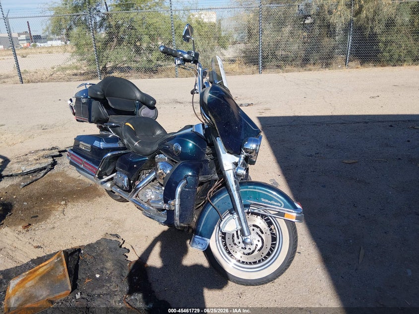 1HD1FCW152Y647968 2002 Harley-Davidson Flhtcui photo 1