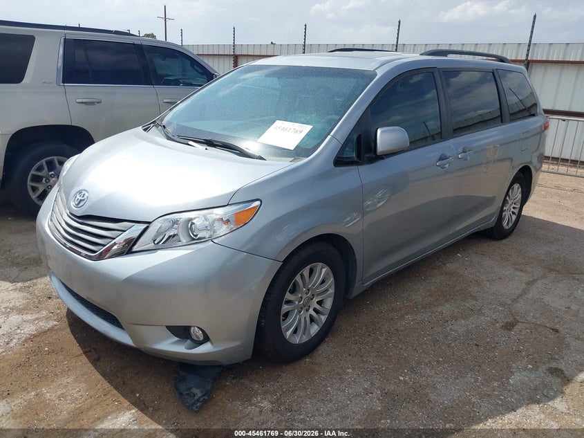 2011 Toyota Sienna Xle V6 5TDYK3DC2BS123947 photo 1