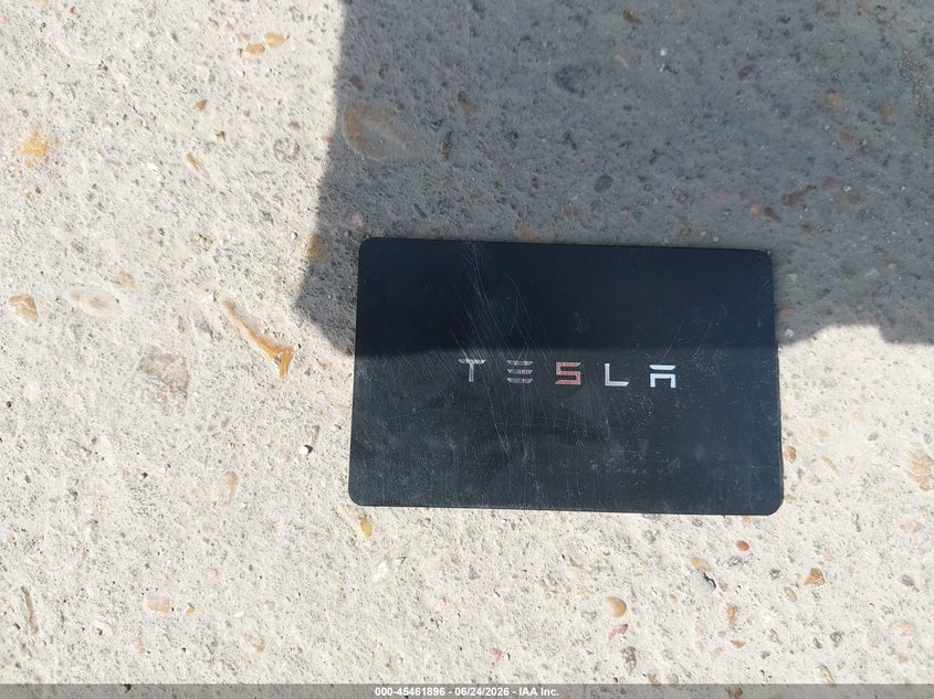 TESLA MODEL 3 - zdjęcie 10