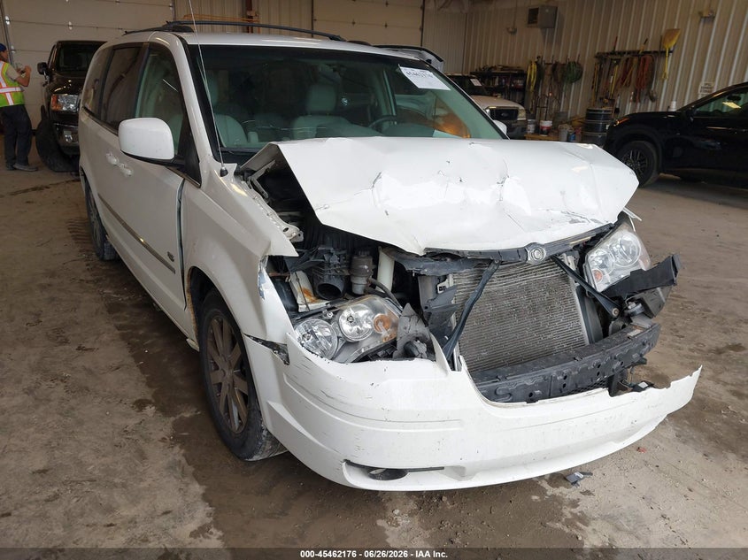2009 CHRYSLER TOWN & COUNTRY auction photo 6