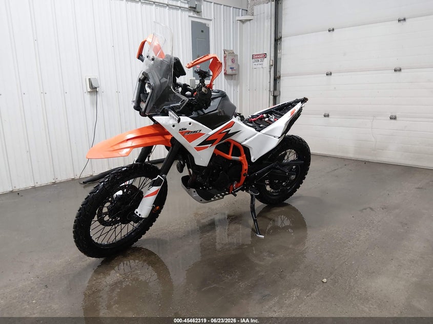 2025 KTM 390 auction photo 2