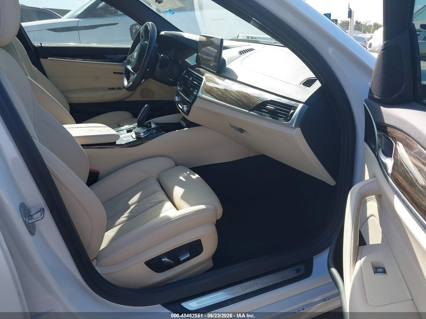 2023 BMW 530E auction photo 5