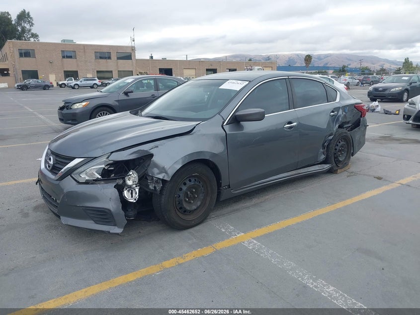 2018 NISSAN ALTIMA auction photo 2