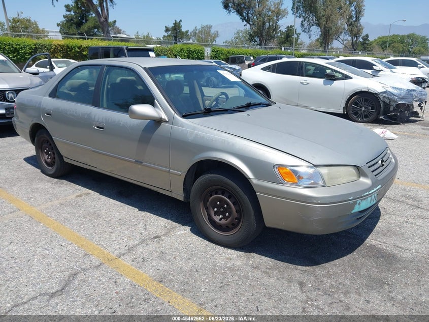 1998 TOYOTA CAMRY LE