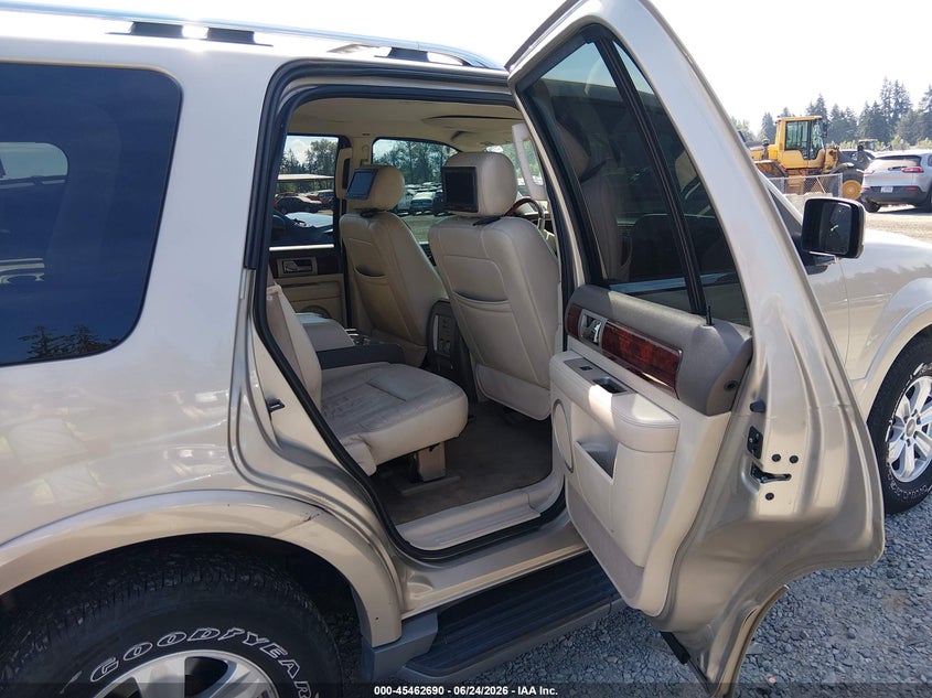 2004 Lincoln Navigator VIN: 5LMFU28R04LJ43525 Lot: 45462690