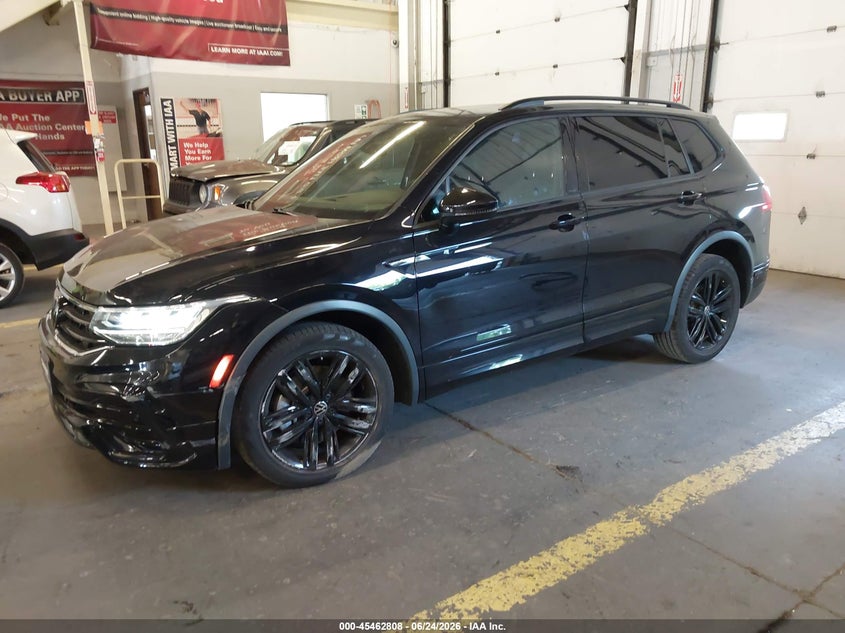2022 VOLKSWAGEN TIGUAN auction photo 2